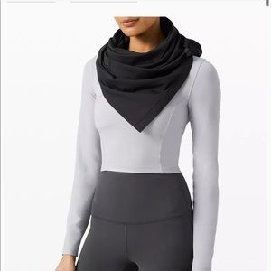 Vinyasa Scarf 
Nulu lululemon